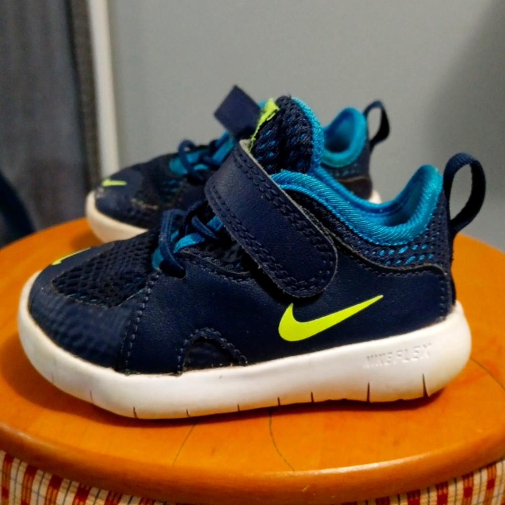 Nike Tennis Shoe